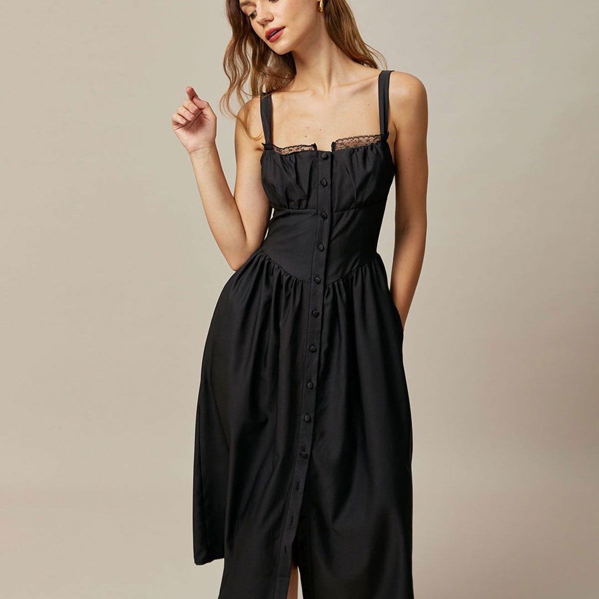 Shewess Siyah Kare Yaka Dantelli Cami Midi Elbise