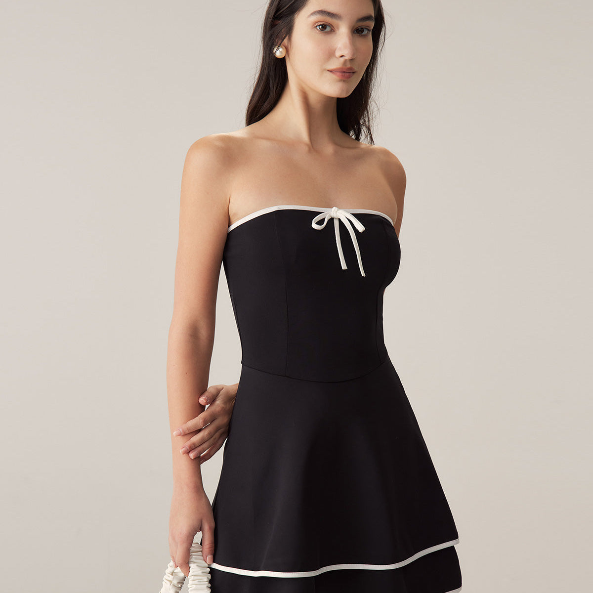 Shewess™ Siyah Kontrast Straplez Mini Elbise