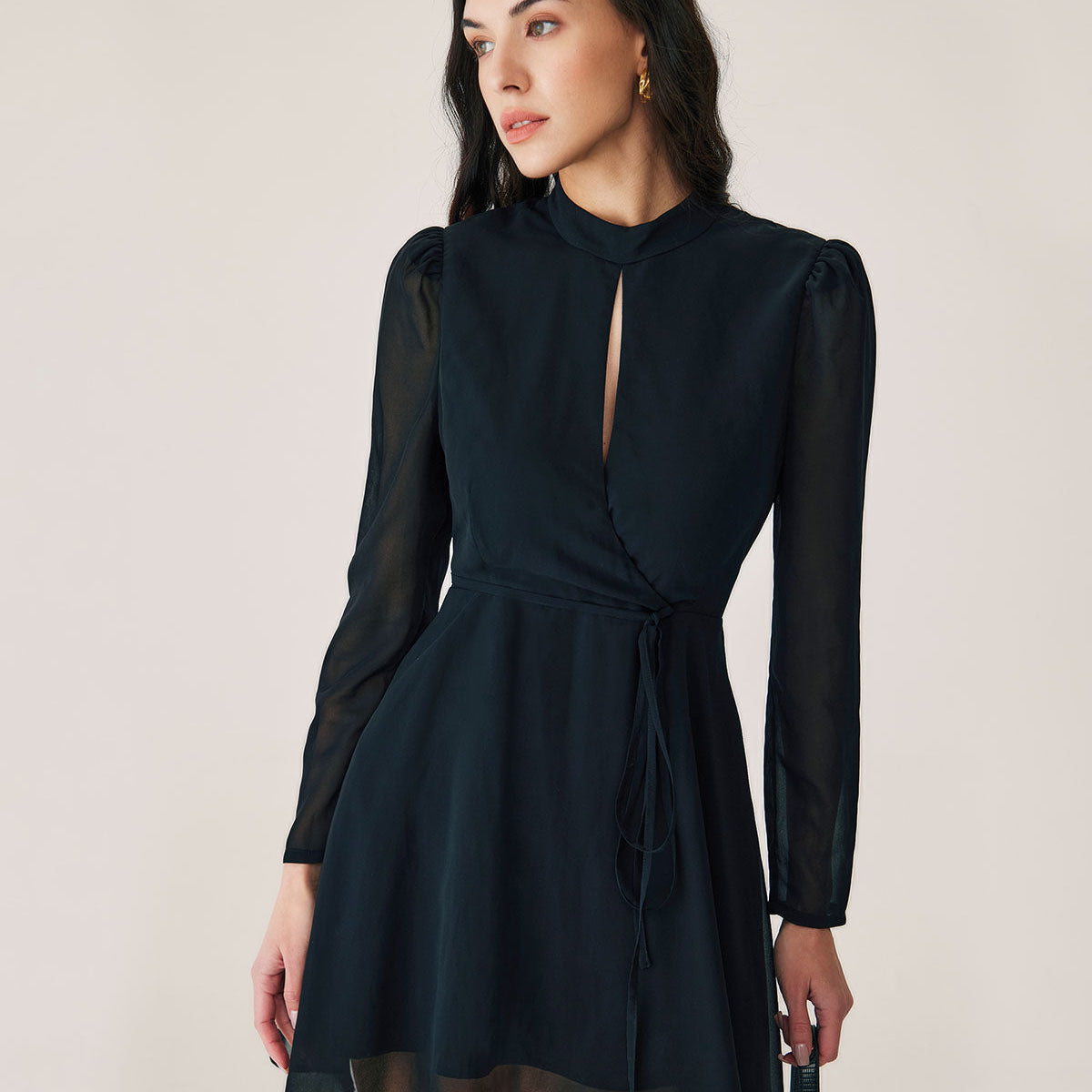 Shewess™ Siyah Şifon Anvelop Mini Elbise