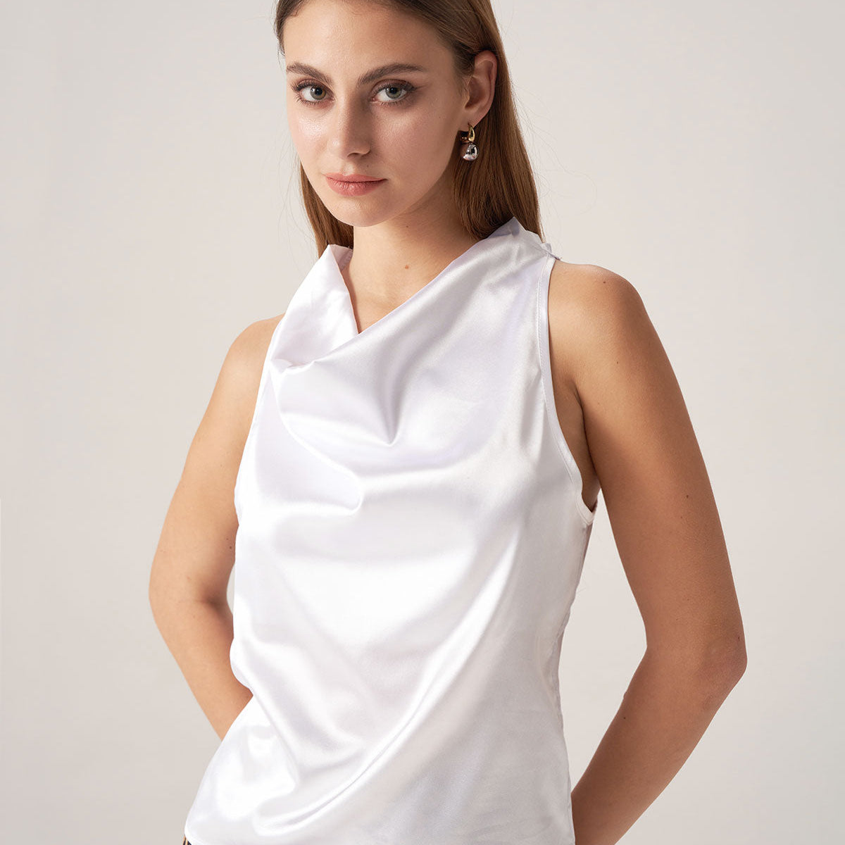 Shewess™ Bettydress-Beyaz Saten Kapüşonlu Yaka Yelek