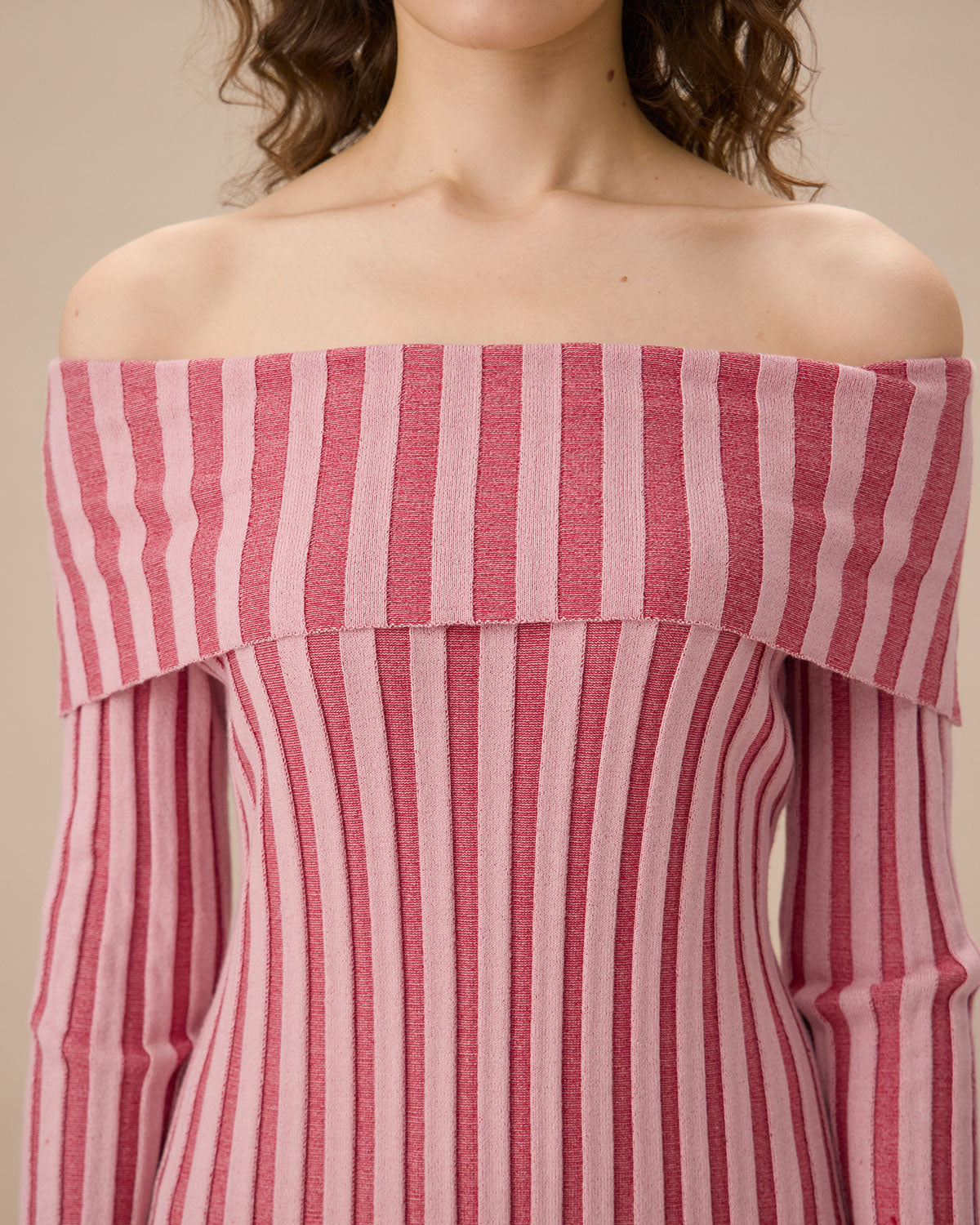 Shewess™ Pembe Çizgili Omuzu Açık Bodycon Triko Elbise