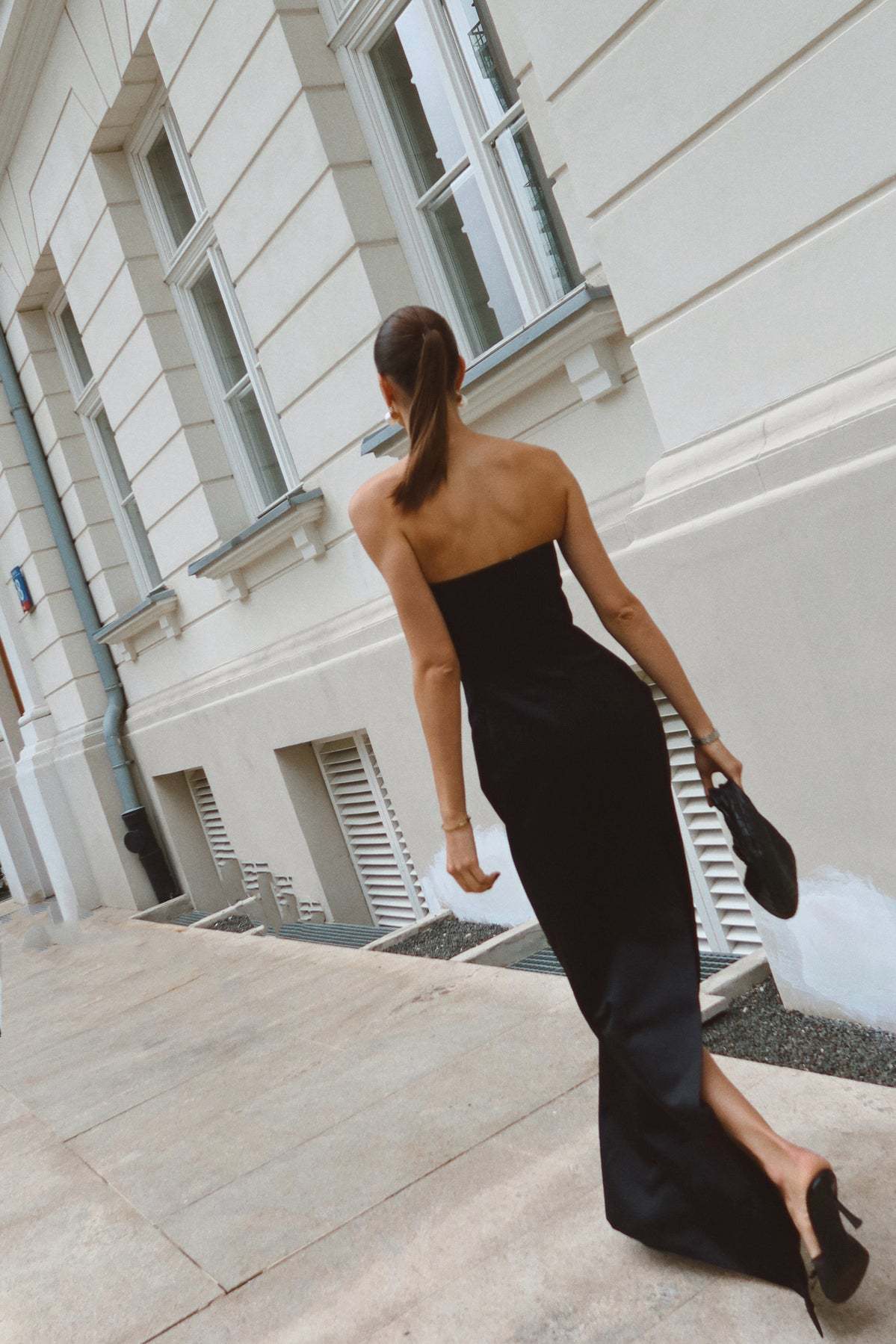 Yaz Esintisi Whisper Derin V Sırtı Açık Maxi Elbise