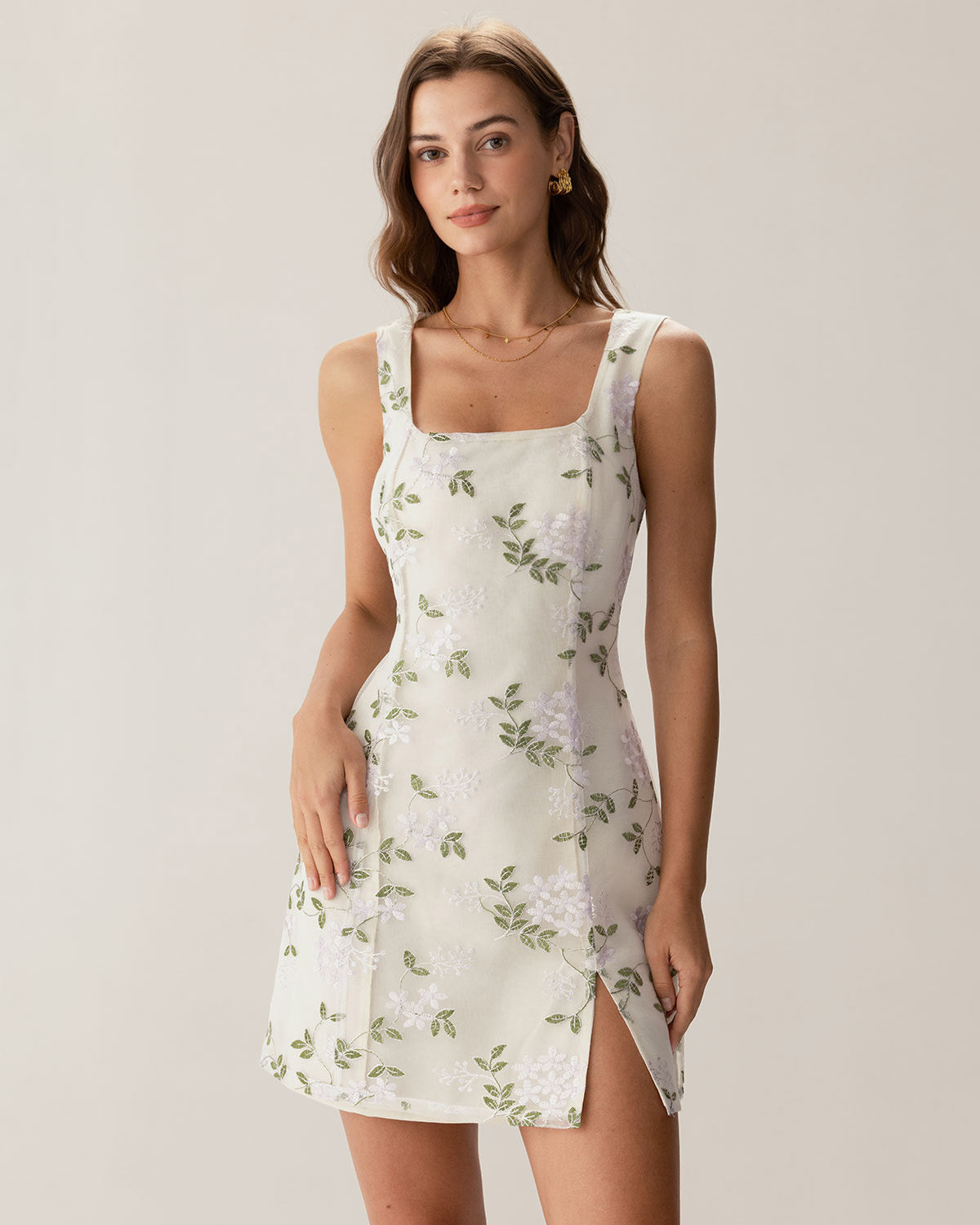 Shewess™ Bej Kare Yaka Nakışlı Yırtmaçlı Slip Mini Elbise