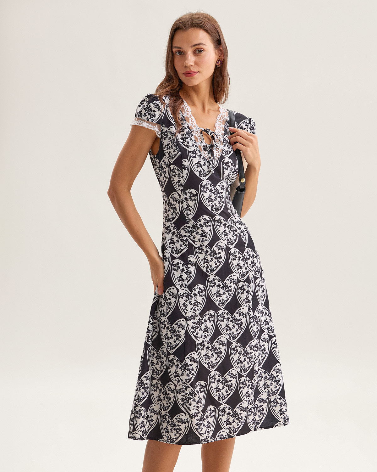 Shewess™ Siyah Çiçekli Dantelli Midi Elbise