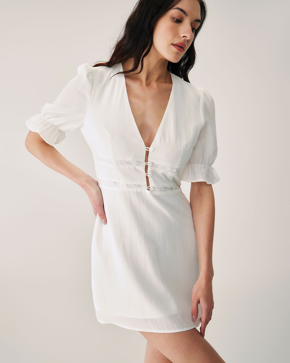 Shewess™ Beyaz Dantel Ekleme Mini Elbise