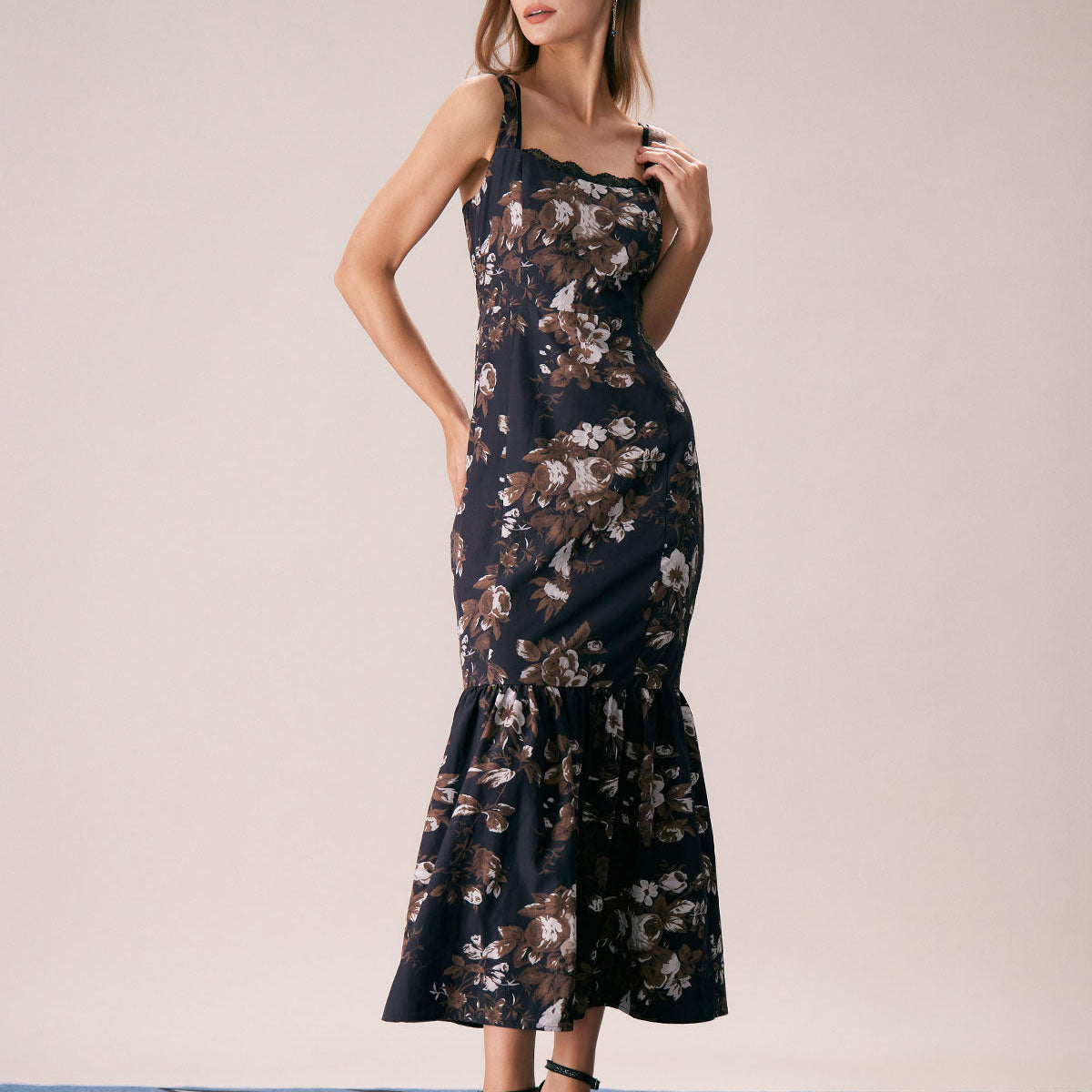 Shewess™ Siyah Dantelli Çiçekli Deniz Kızı Maxi Elbise
