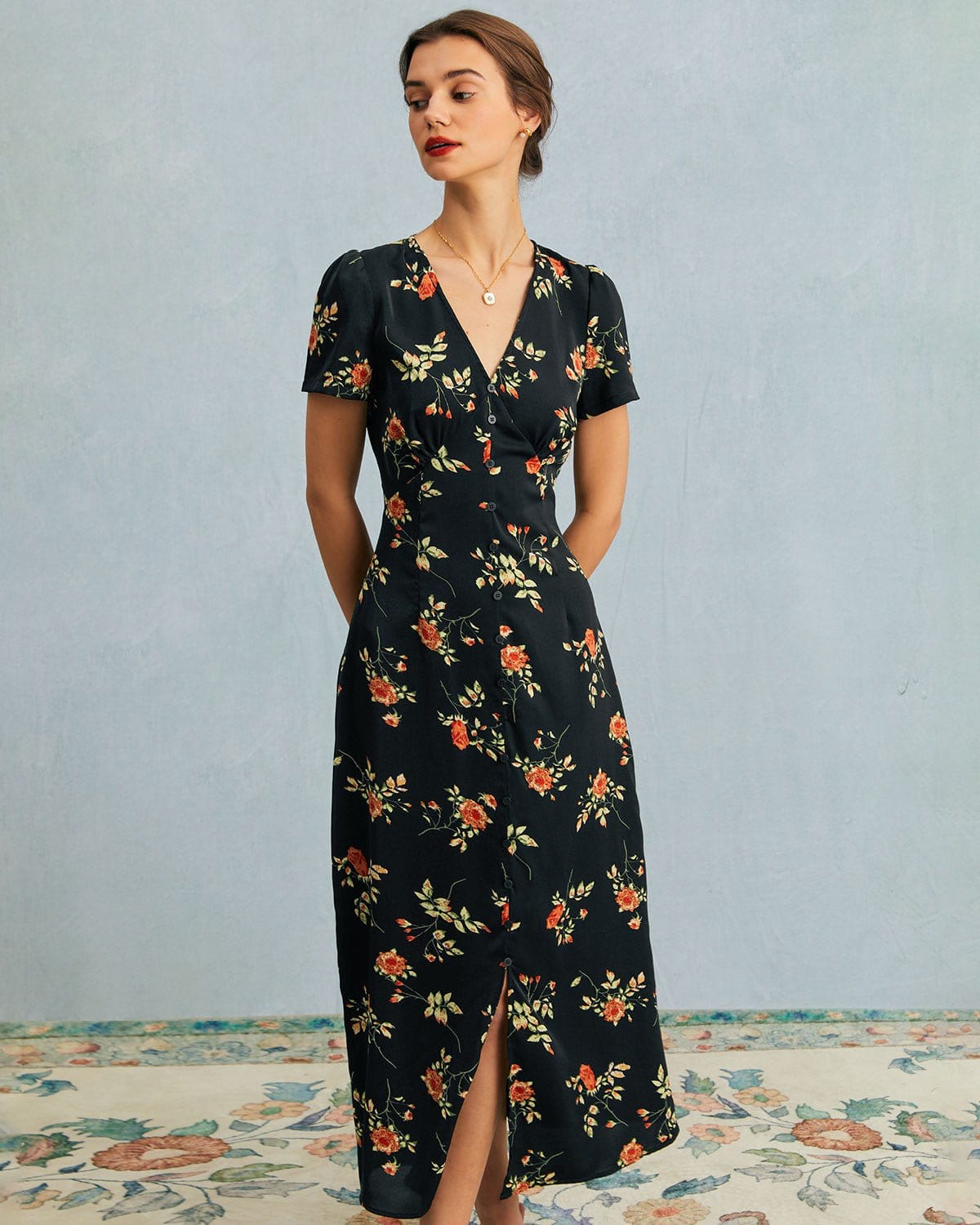 Shewess Siyah V Yaka Çiçekli Kısa Kol Maxi Elbise