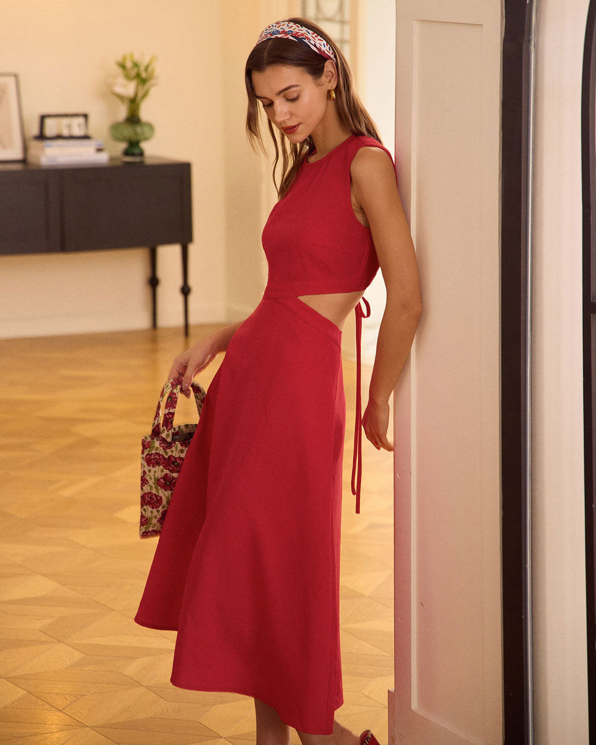 Shewess Kırmızı Yuvarlak Yaka Cut-Out Midi Elbise