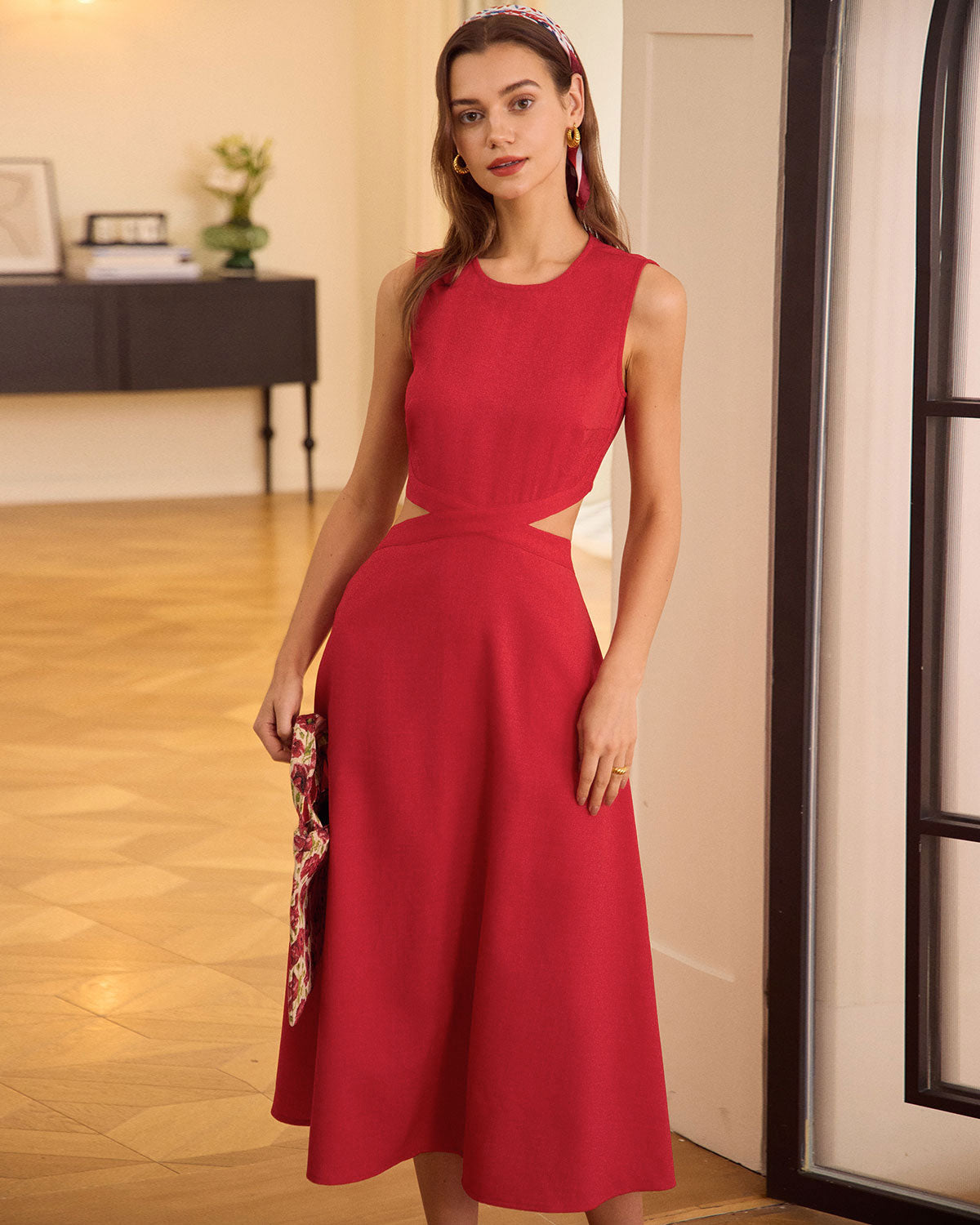 Shewess Kırmızı Yuvarlak Yaka Cut-Out Midi Elbise