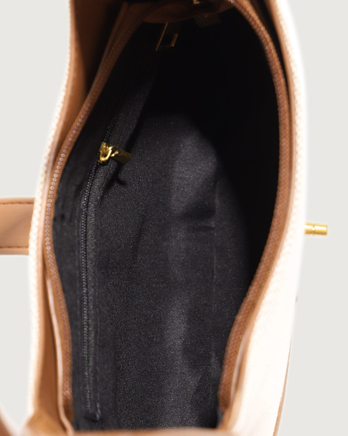 Shewess™ Renk Bloklu Çevirmeli Kilitli Hobo Çanta