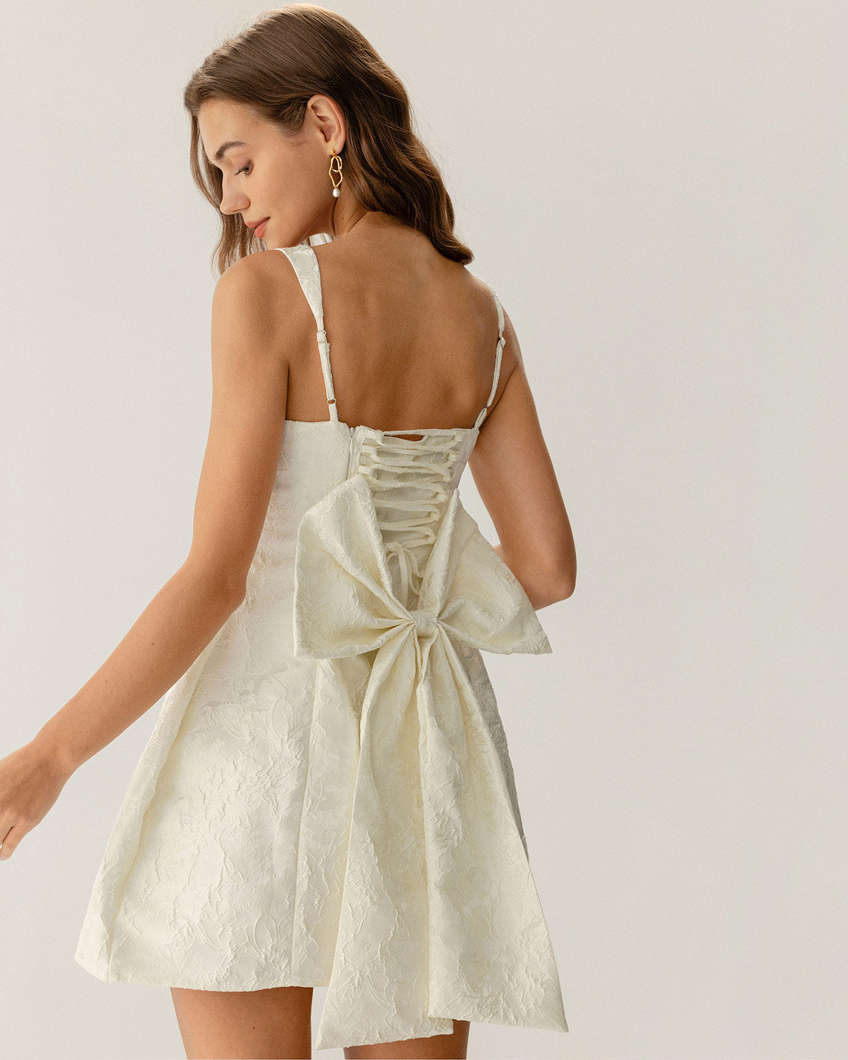 Shewess Beyaz Dokulu Fiyonklu Slip Mini Elbise