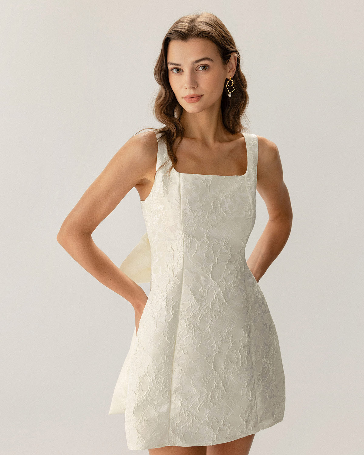 Shewess Beyaz Dokulu Fiyonklu Slip Mini Elbise
