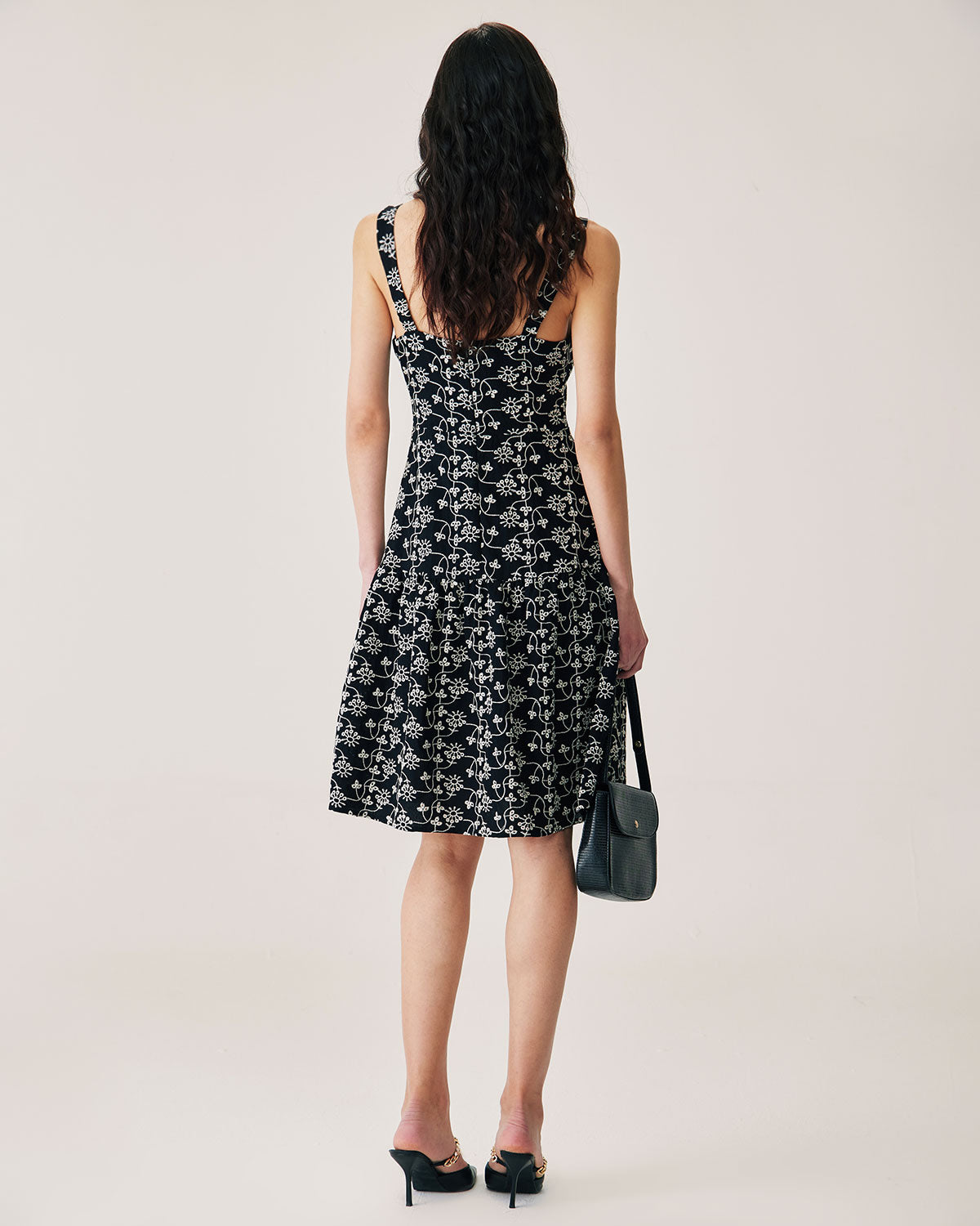 Shewess™ Siyah Çiçek Nakışlı Slip Midi Elbise