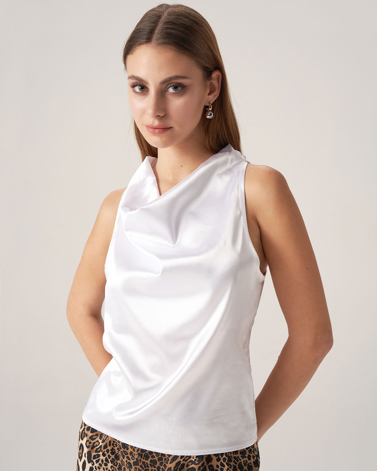 Shewess™ Bettydress-Beyaz Saten Kapüşonlu Yaka Yelek